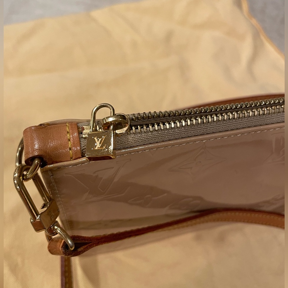 Louis Vuitton Vernis Lexington Patent Leather Bag - Picture 5 of 13